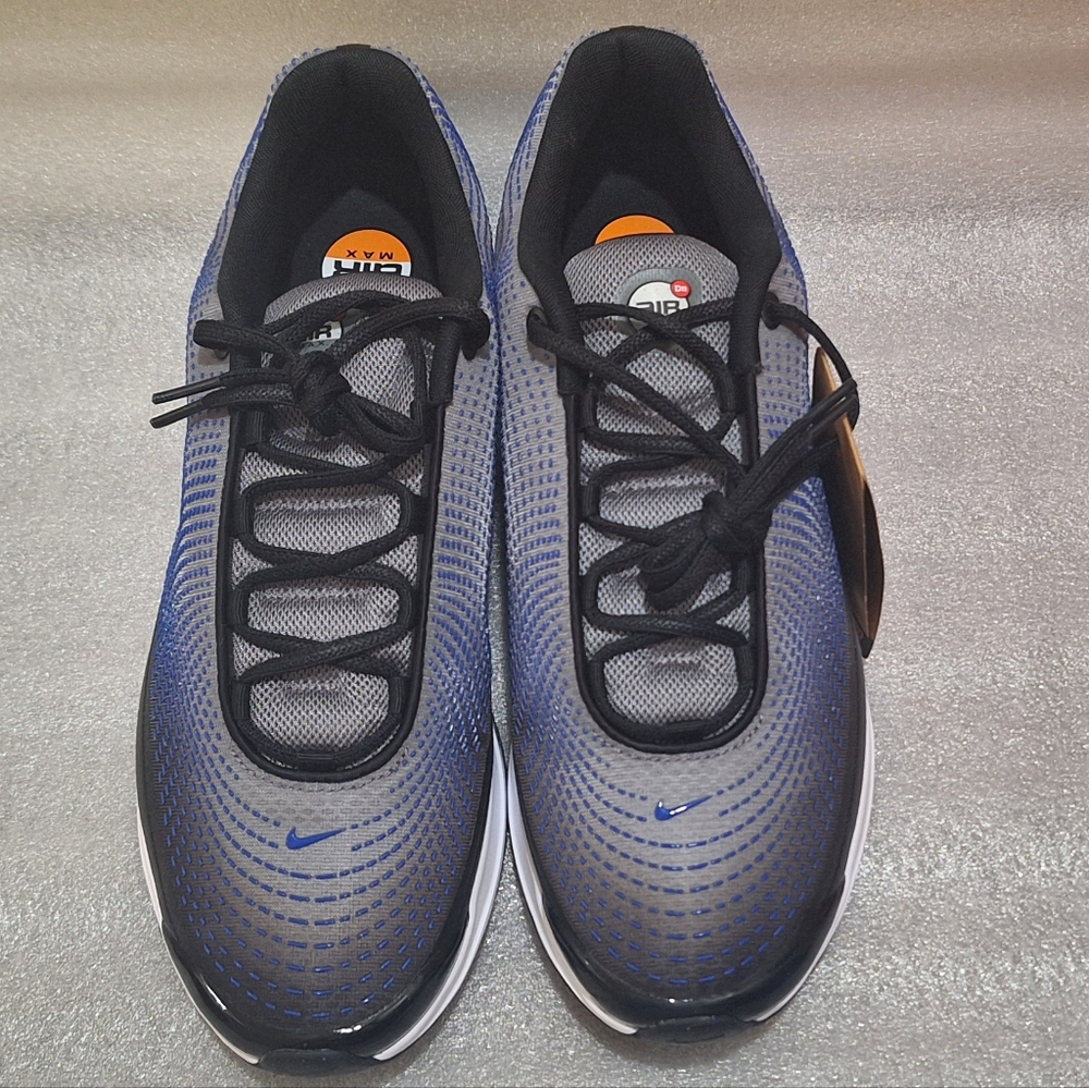 Nike Air Max DN Sneakers - Picture 4 of 6